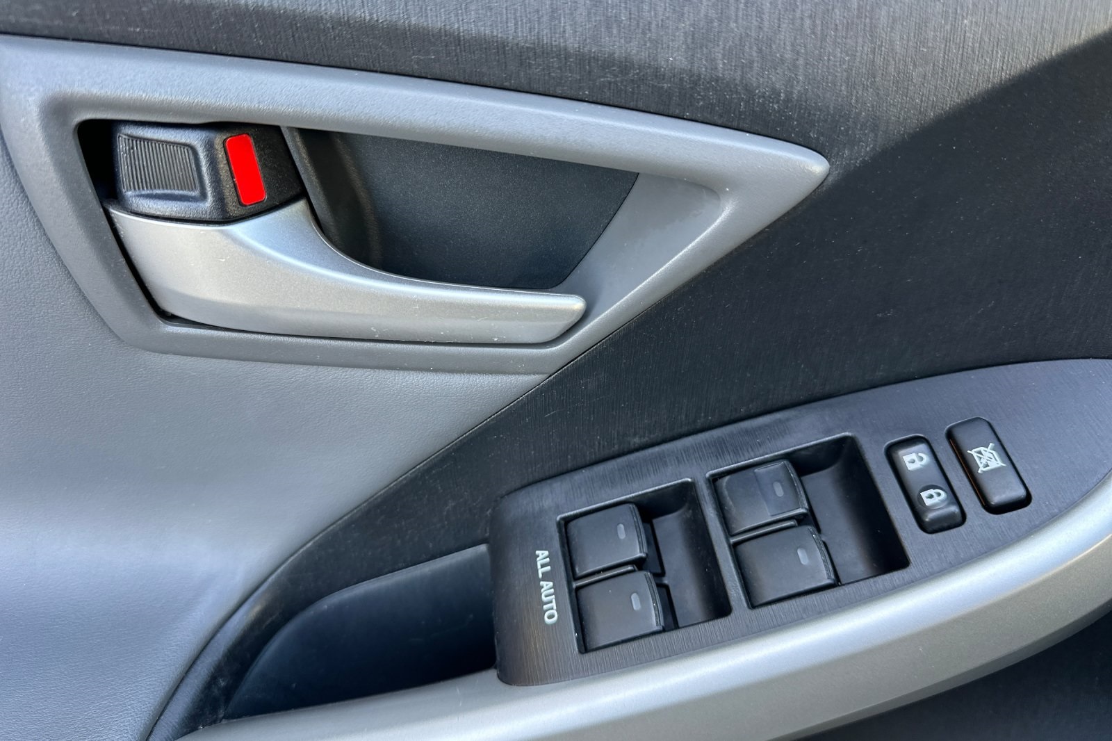 Vehicle image 11 of 32