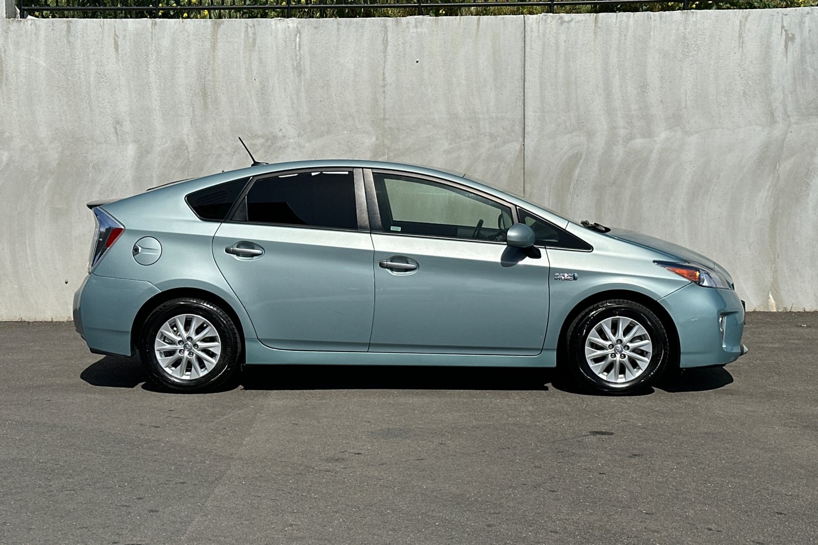Vehicle image 7 of 32