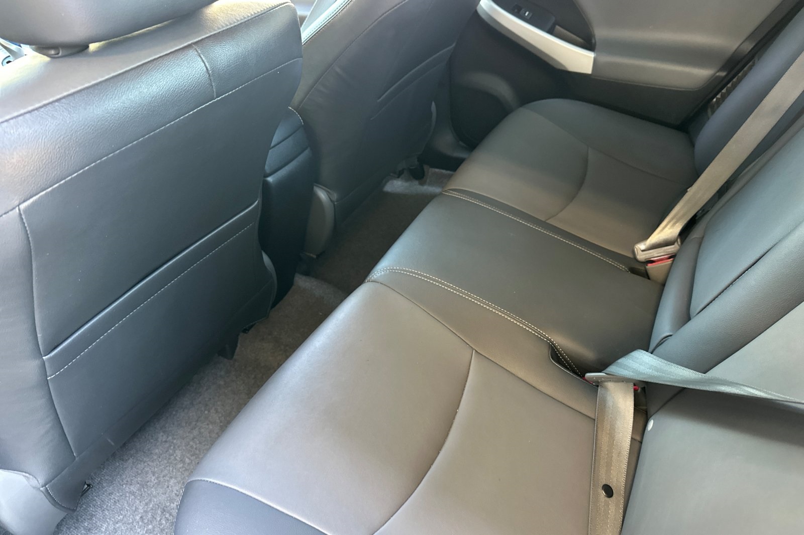 Vehicle image 12 of 32