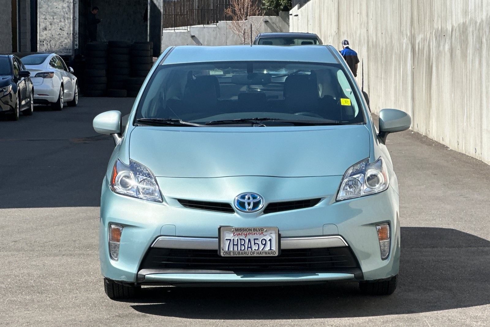 Vehicle image 4 of 32
