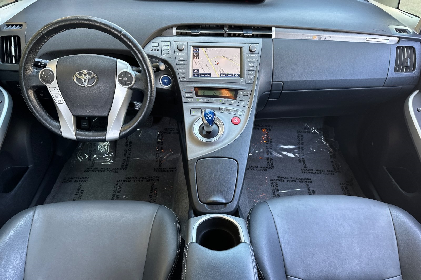 Vehicle image 14 of 32