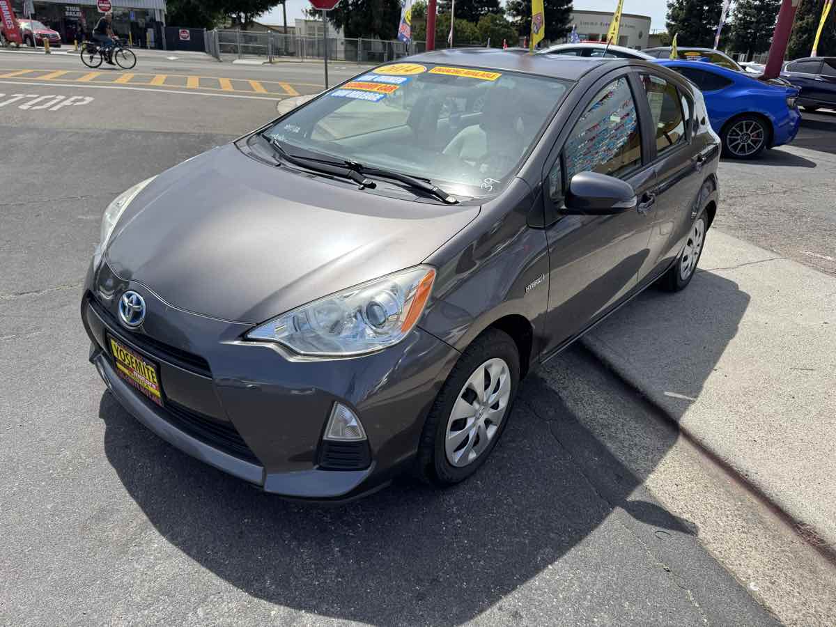 2014 Toyota Prius c One Image 1 of 16