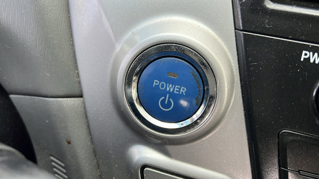 Vehicle image 17 of 30