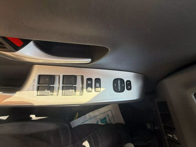 Vehicle image 25 of 34