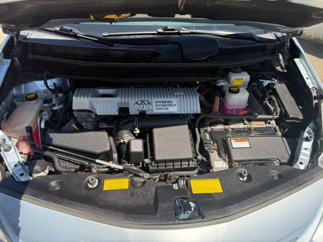 Vehicle image 27 of 34