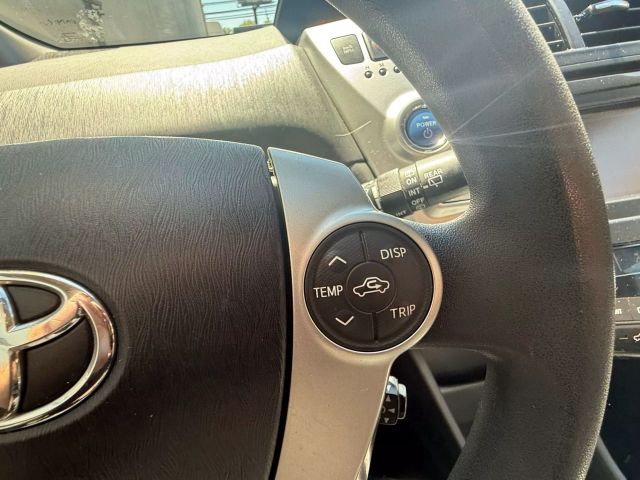 Vehicle image 13 of 34