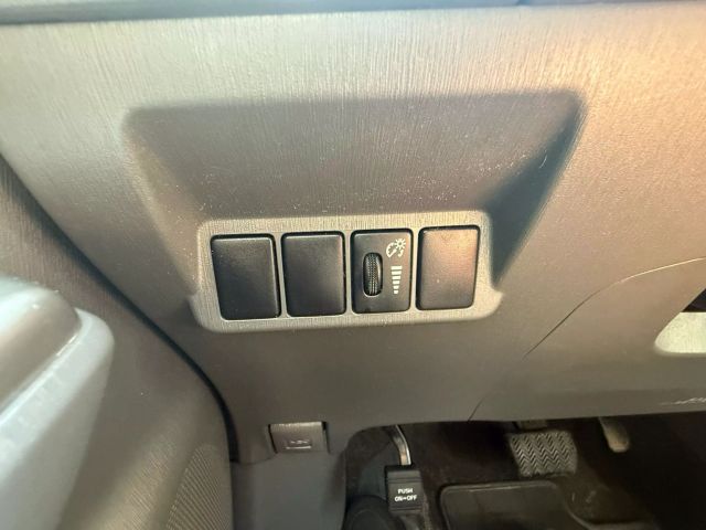 Vehicle image 16 of 34