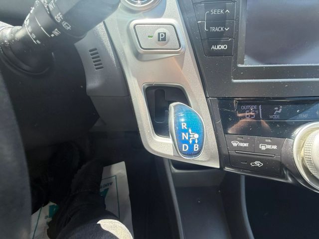 Vehicle image 22 of 34