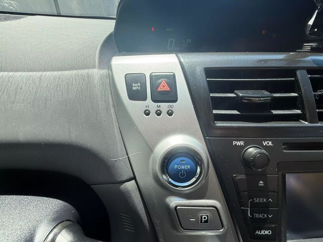 Vehicle image 17 of 34