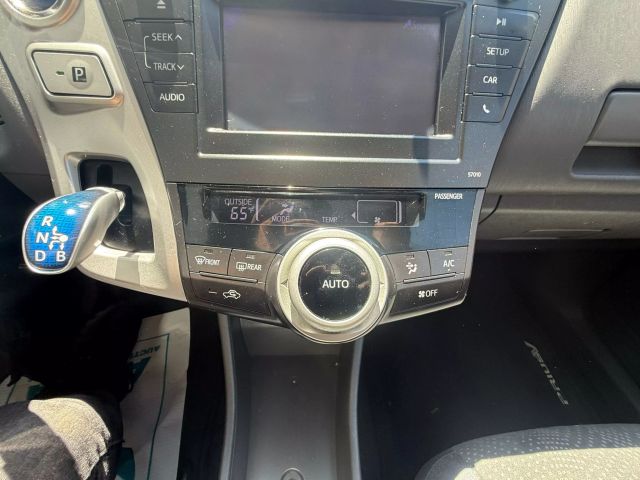 Vehicle image 21 of 34