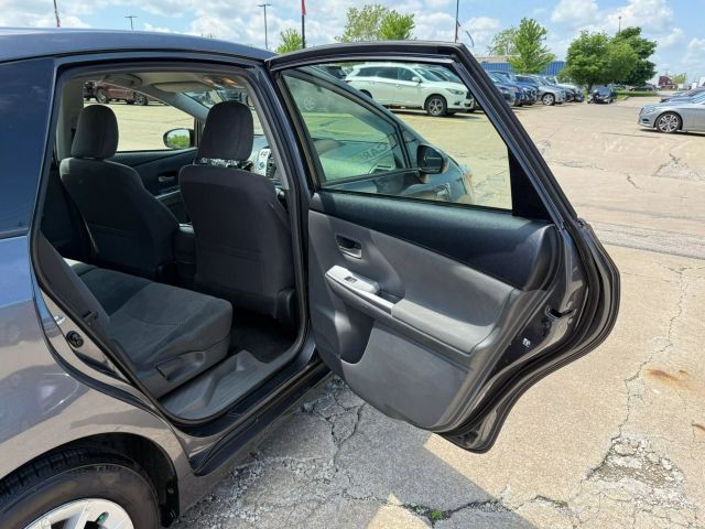 Vehicle image 4 of 52