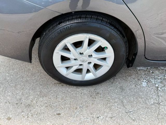 Vehicle image 51 of 52