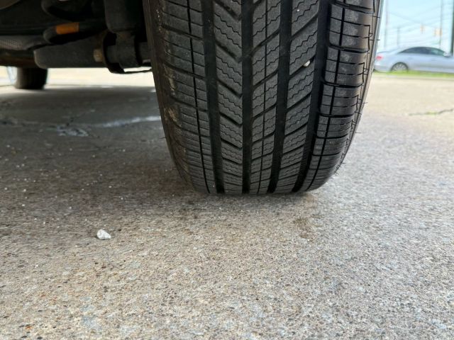 Vehicle image 50 of 52