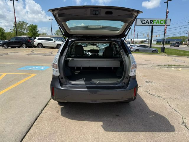 Vehicle image 16 of 52