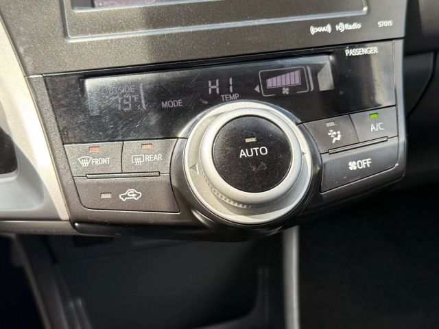 Vehicle image 33 of 52