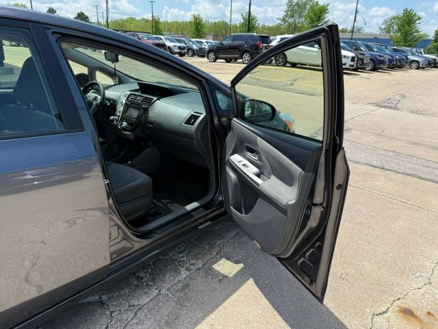 Vehicle image 23 of 52
