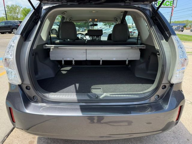 Vehicle image 17 of 52