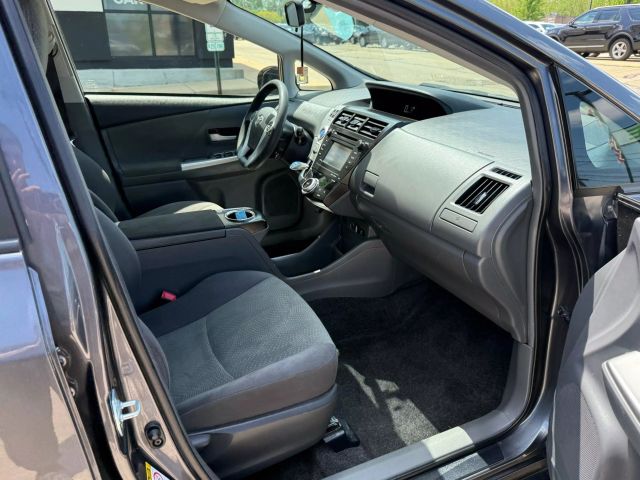 Vehicle image 24 of 52