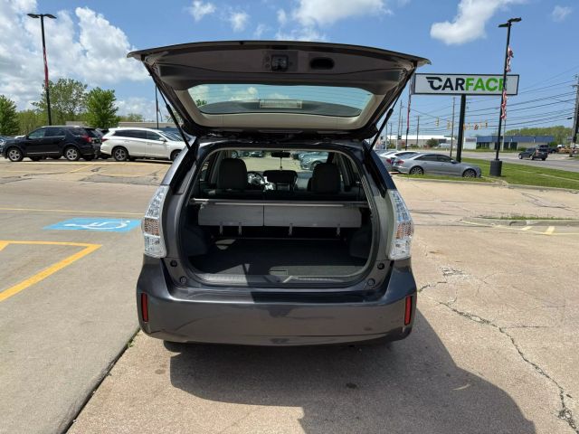 Vehicle image 15 of 52