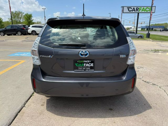 Vehicle image 8 of 52