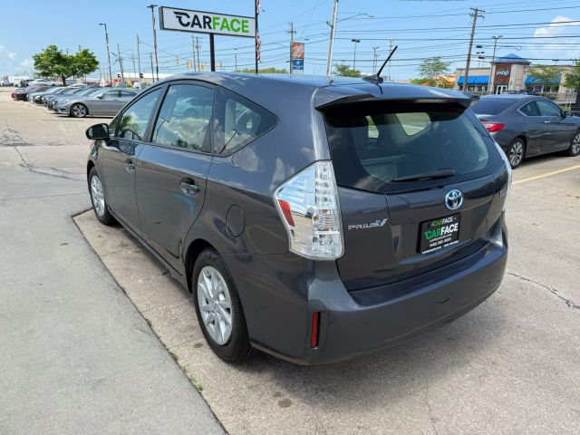 Vehicle image 11 of 52