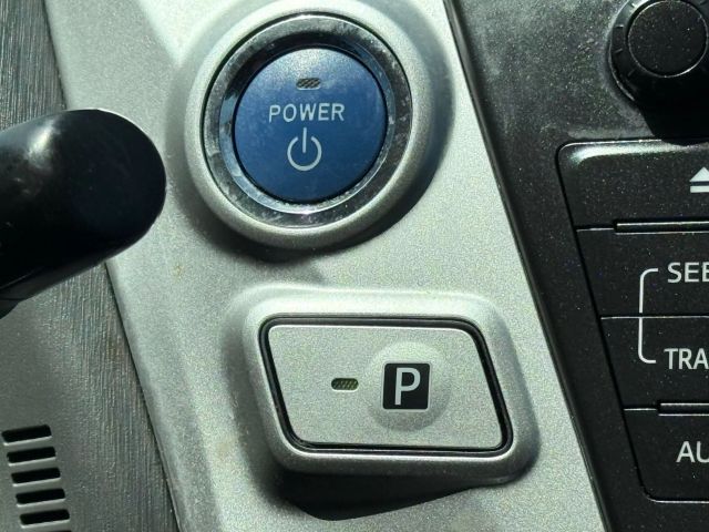 Vehicle image 31 of 52