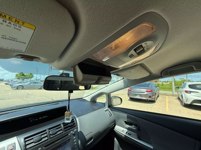 Vehicle image 42 of 52