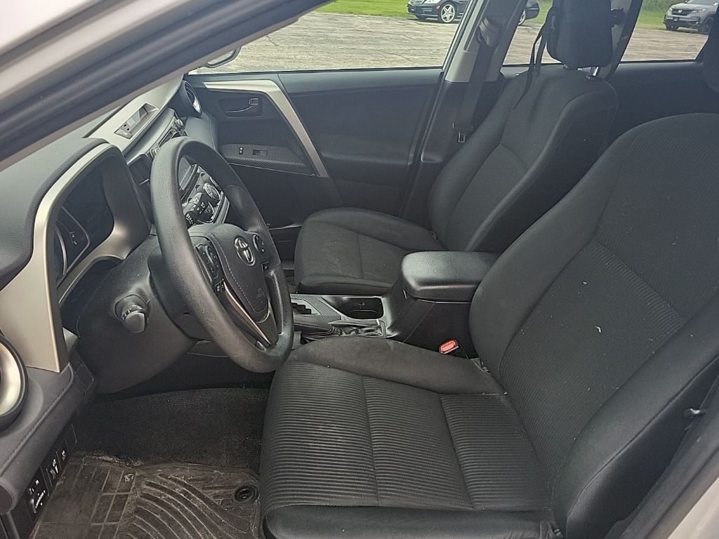 Vehicle image 9 of 12