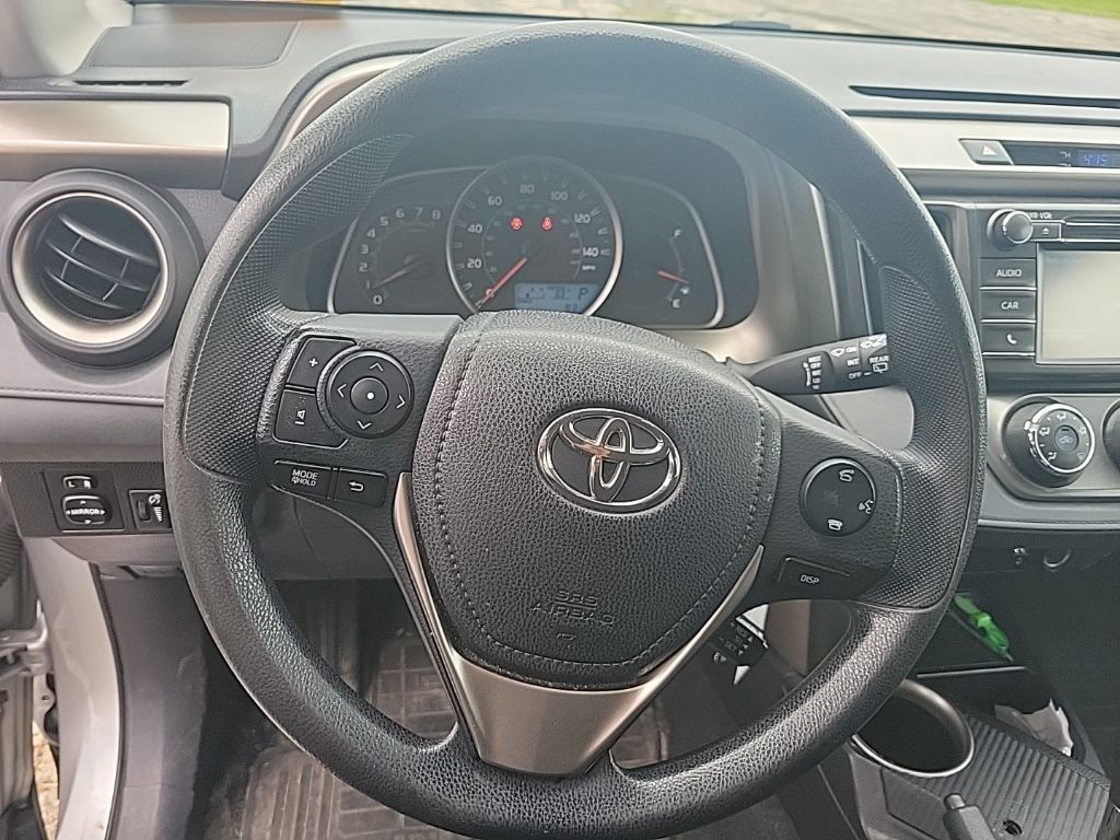 Vehicle image 11 of 12