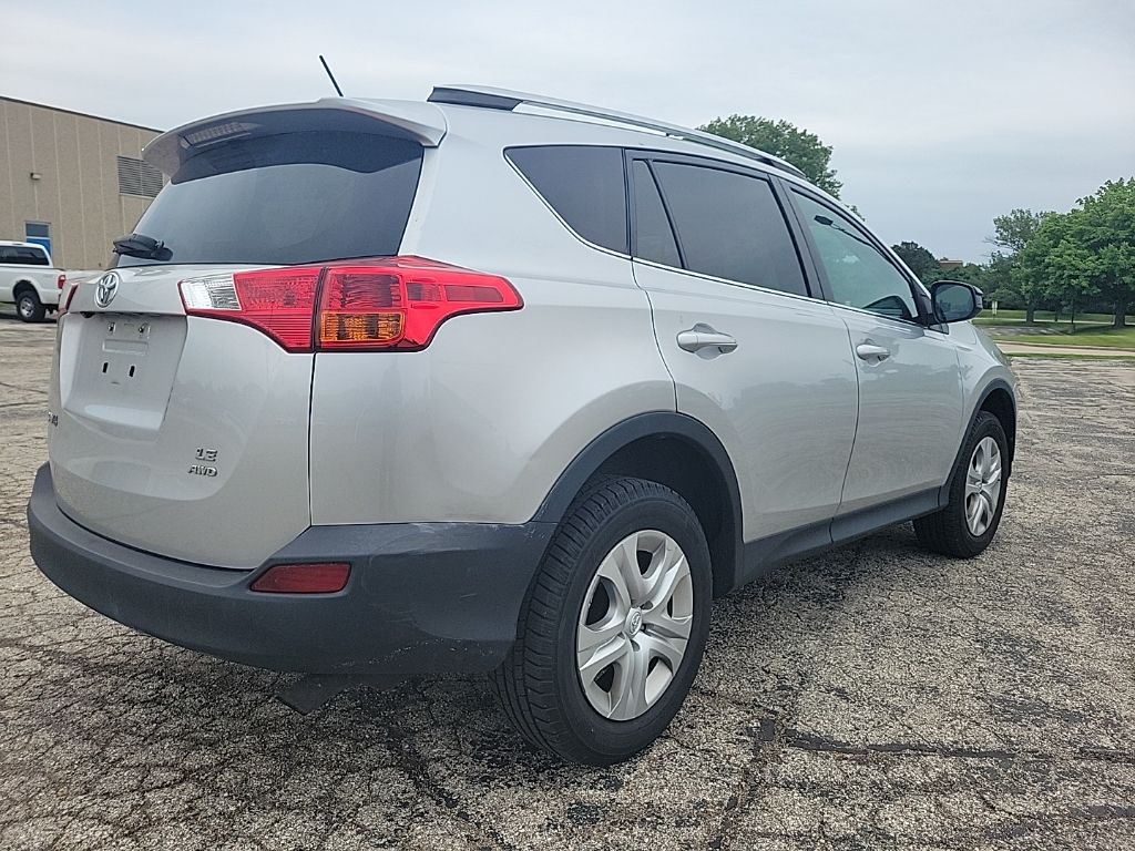 Vehicle image 4 of 12
