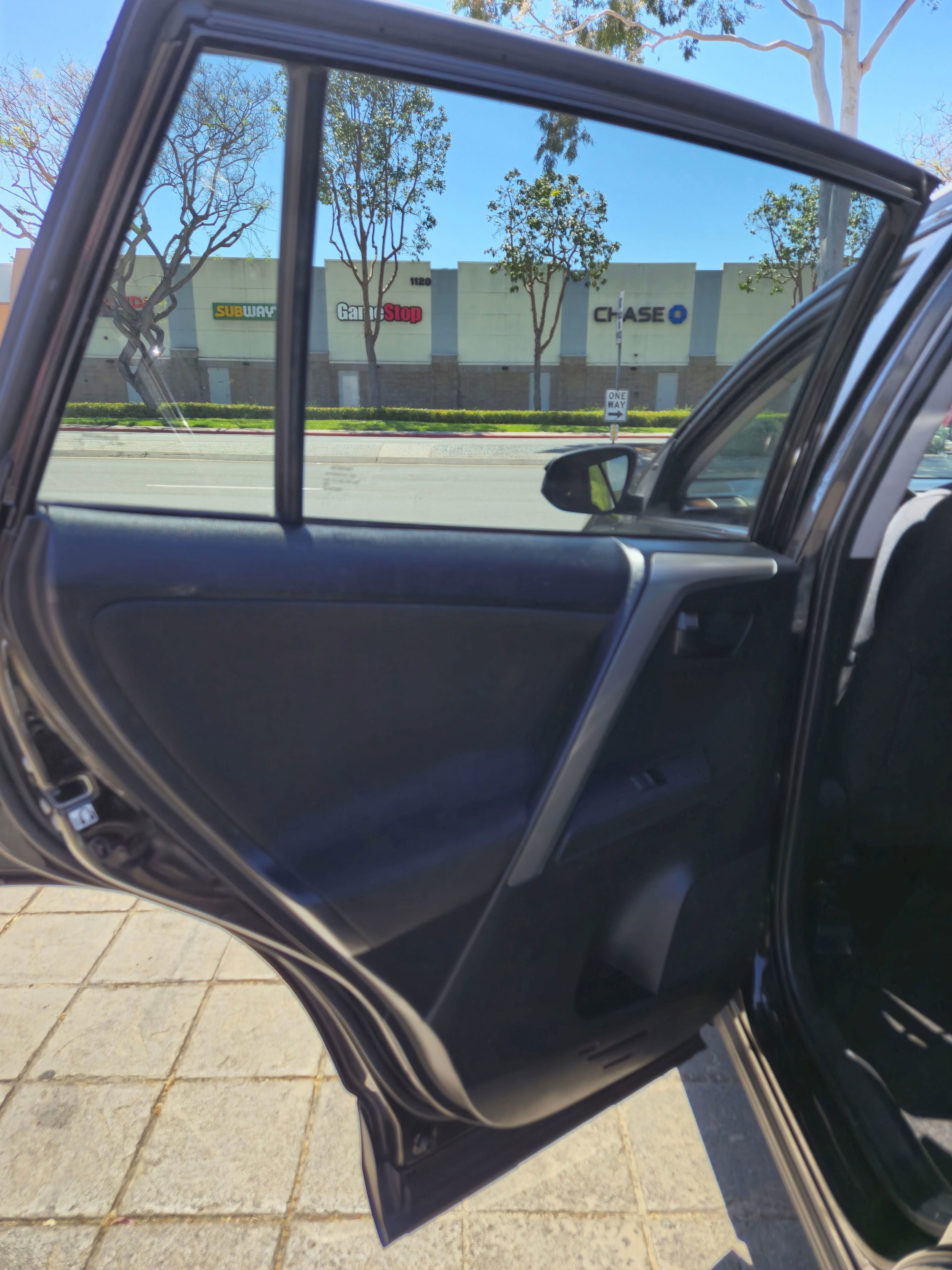 Vehicle image 14 of 22