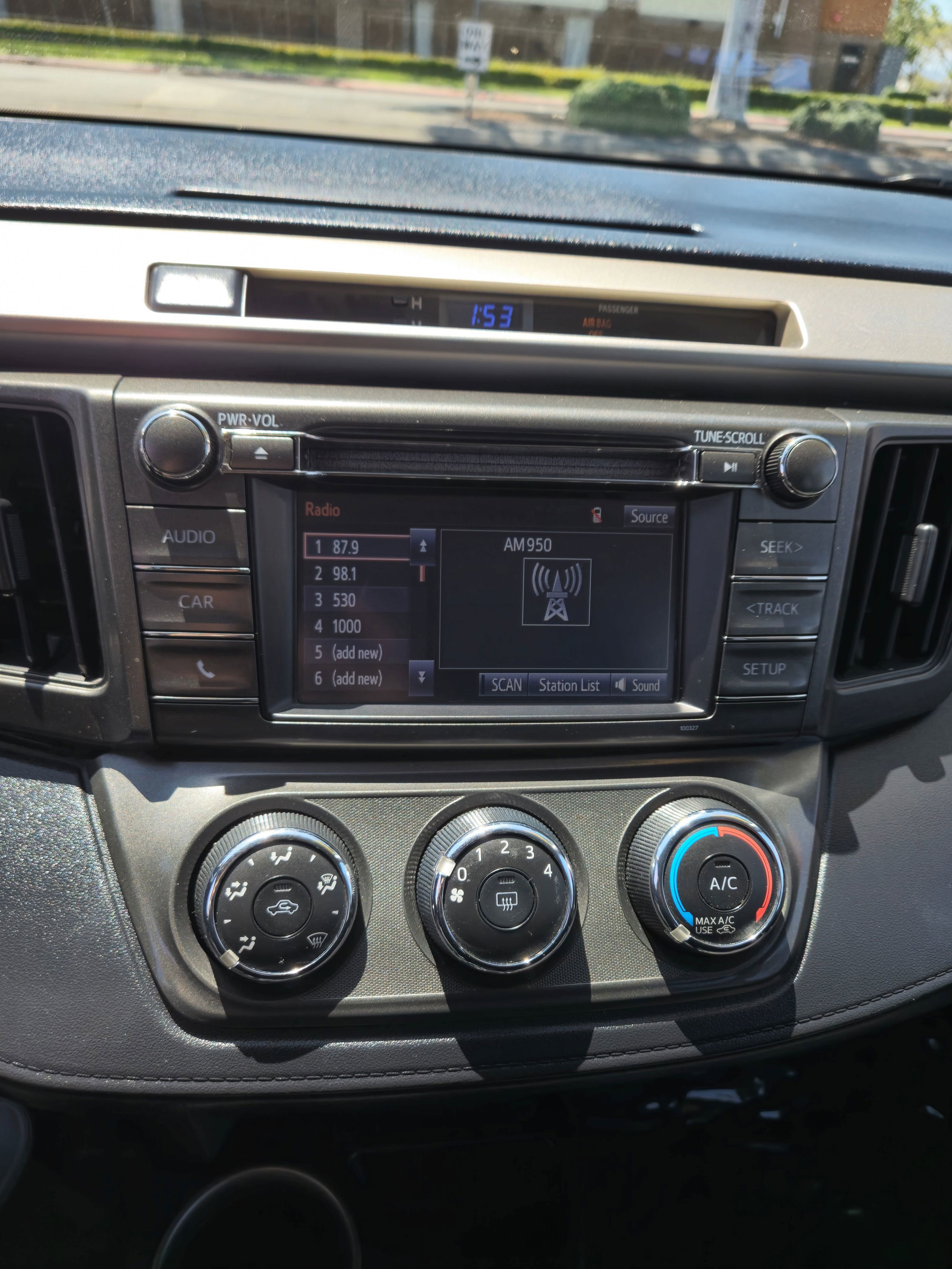 Vehicle image 12 of 22