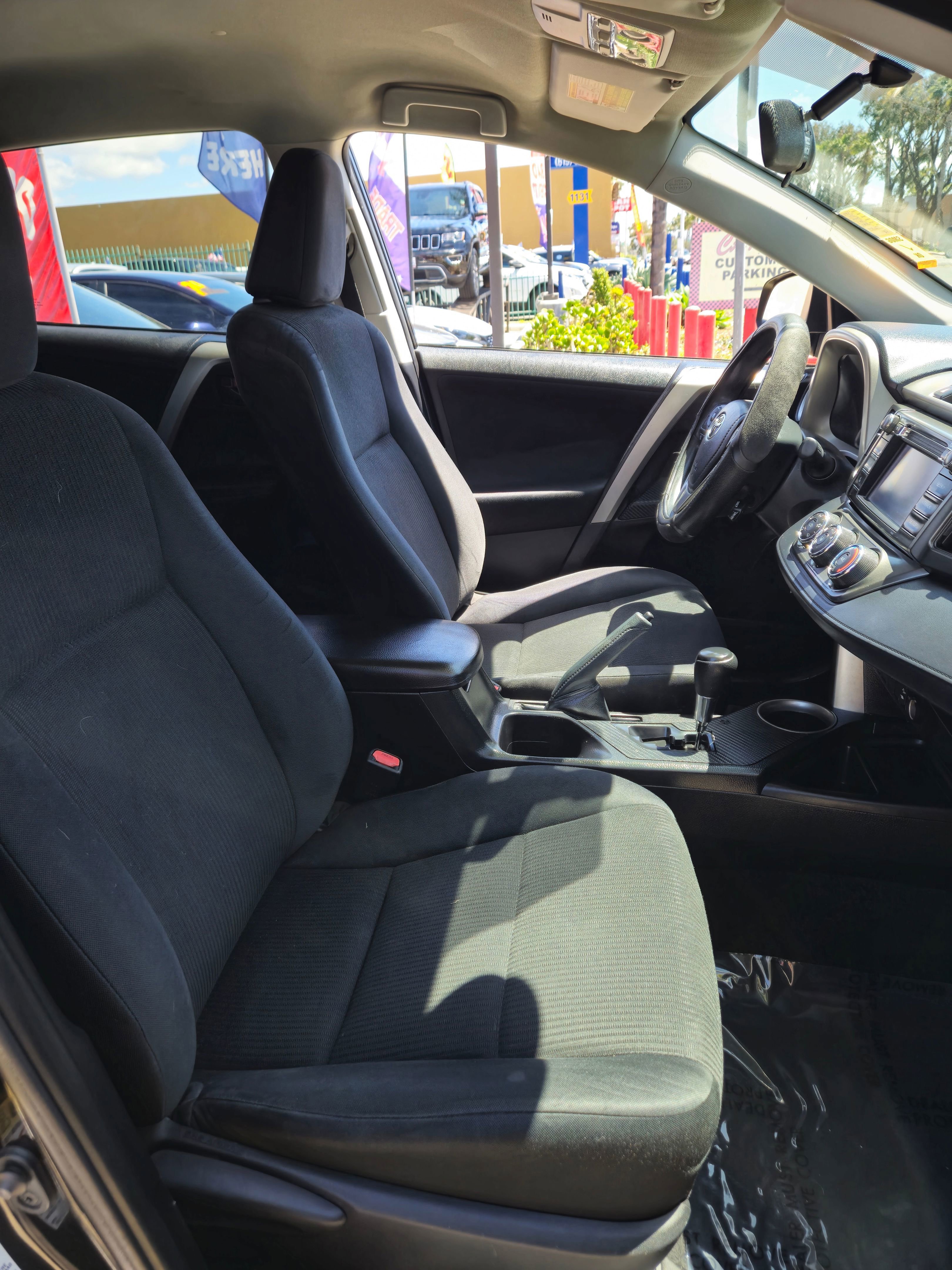 Vehicle image 19 of 22