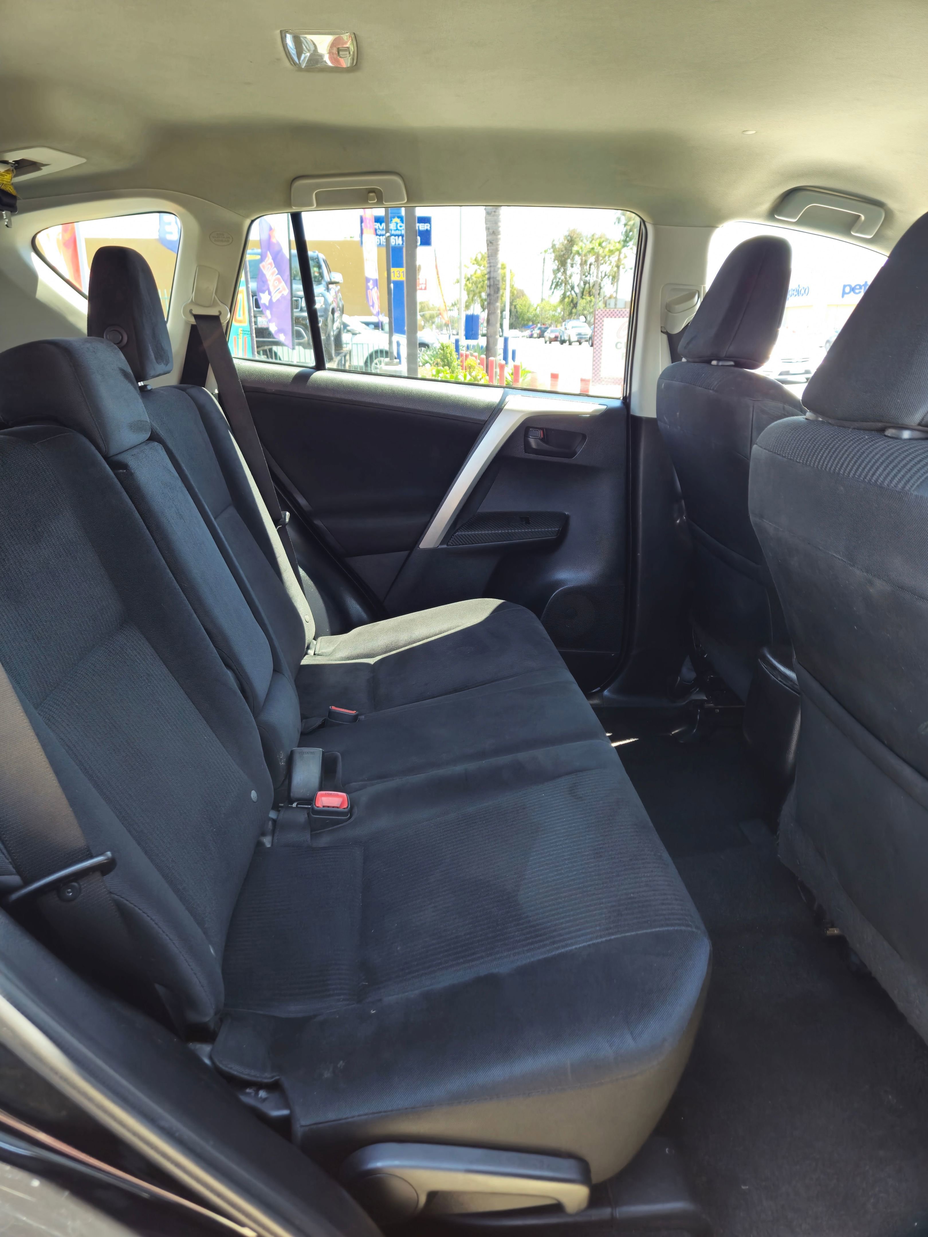 Vehicle image 17 of 22