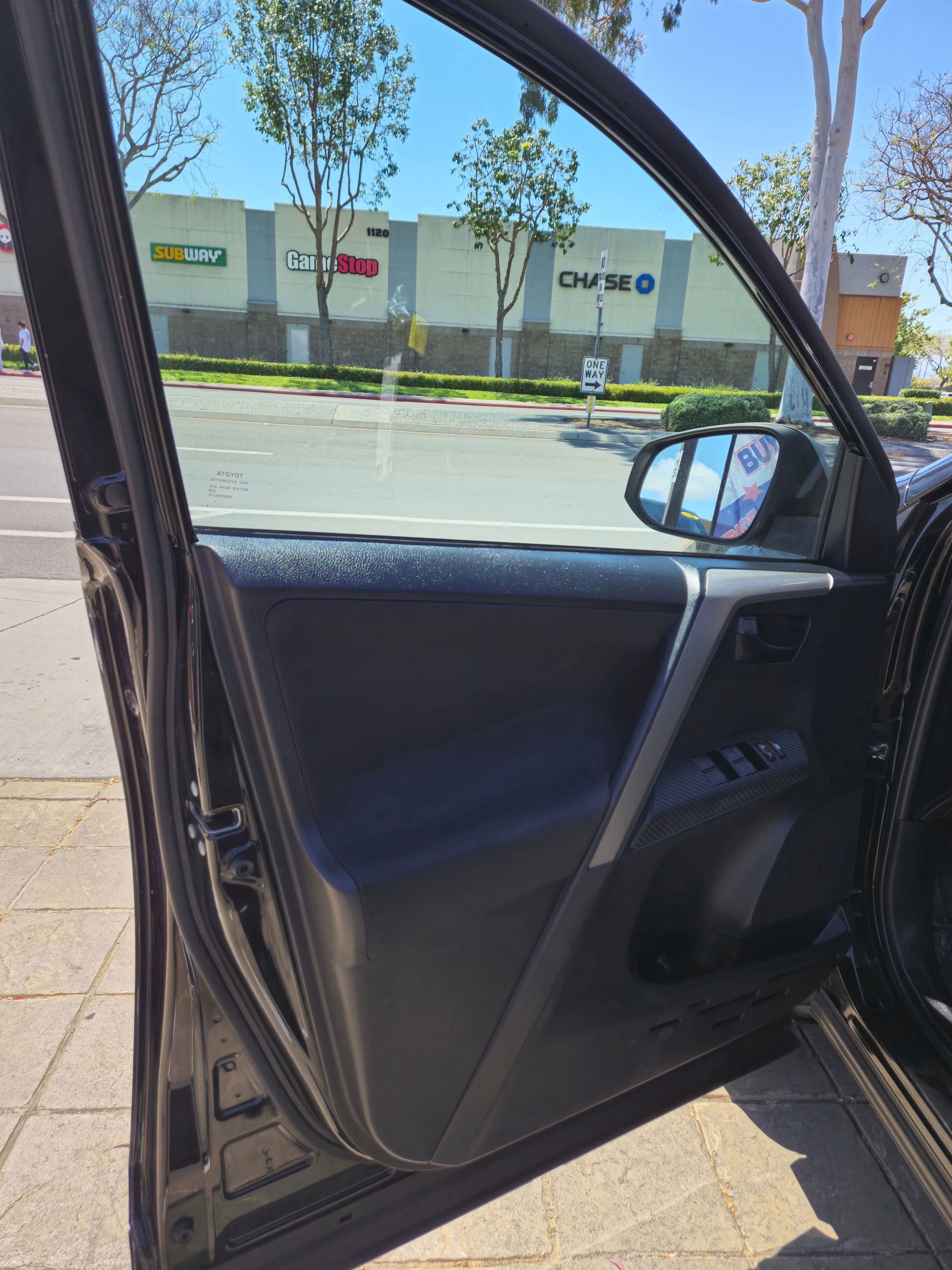 Vehicle image 8 of 22