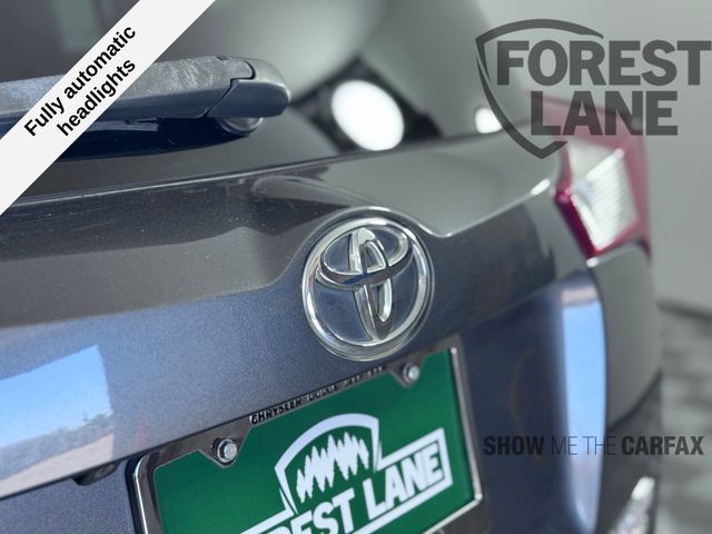 Vehicle image 22 of 40