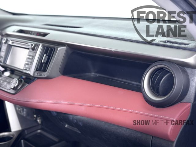 Vehicle image 35 of 40