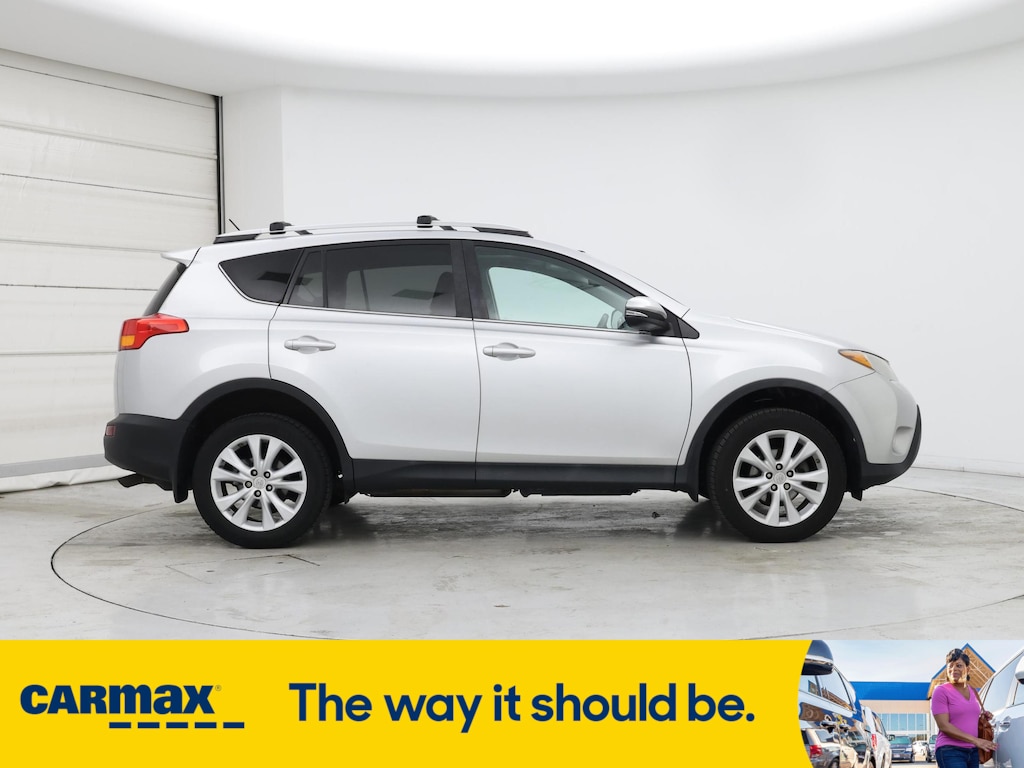 Vehicle image 4 of 29