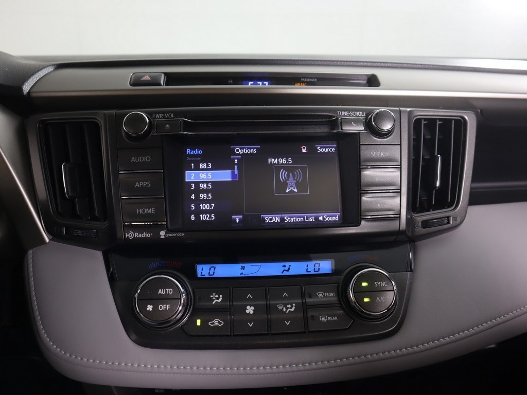 Vehicle image 24 of 37
