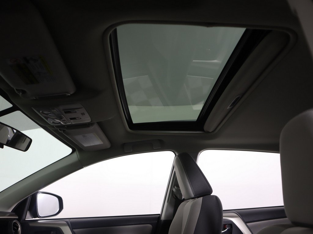 Vehicle image 15 of 37