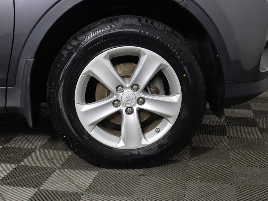 Vehicle image 8 of 37