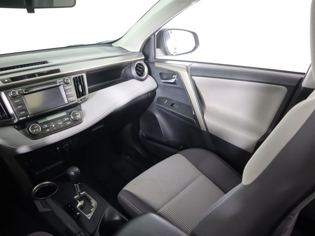 Vehicle image 20 of 37