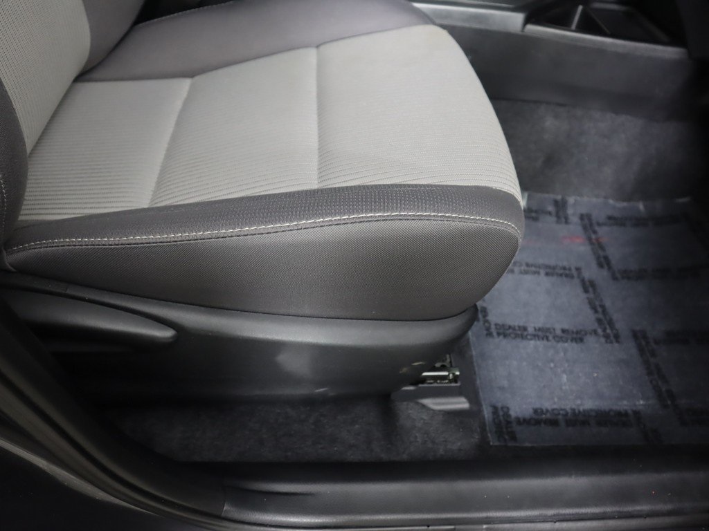 Vehicle image 34 of 37