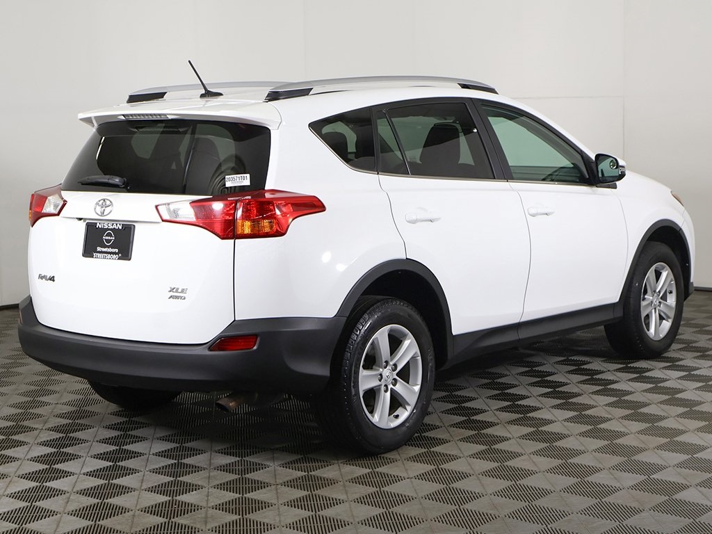 Vehicle image 7 of 45