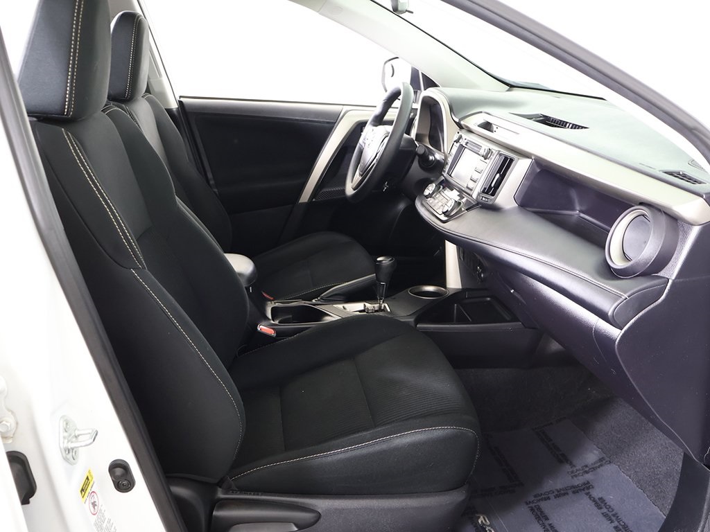 Vehicle image 17 of 45