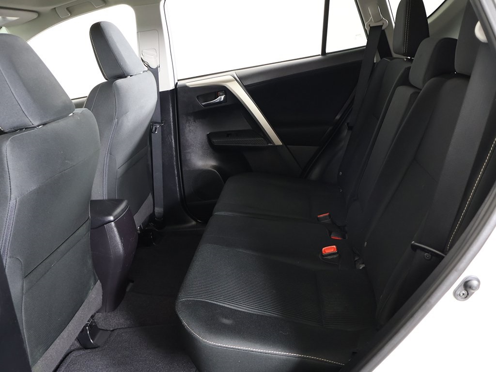 Vehicle image 18 of 45