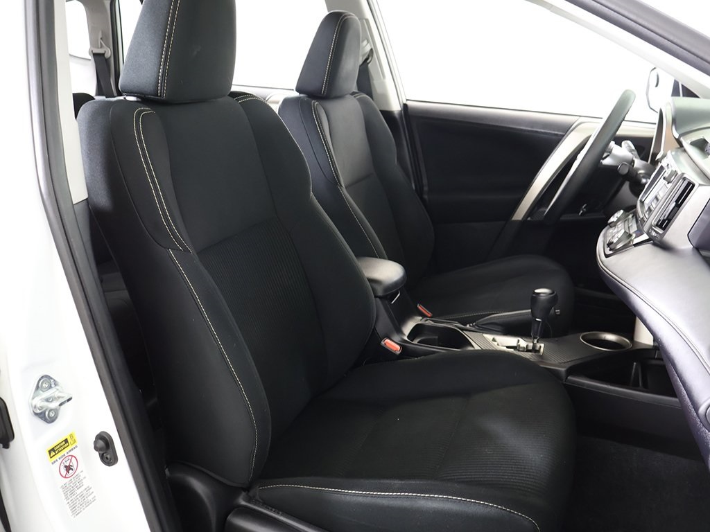 Vehicle image 15 of 45