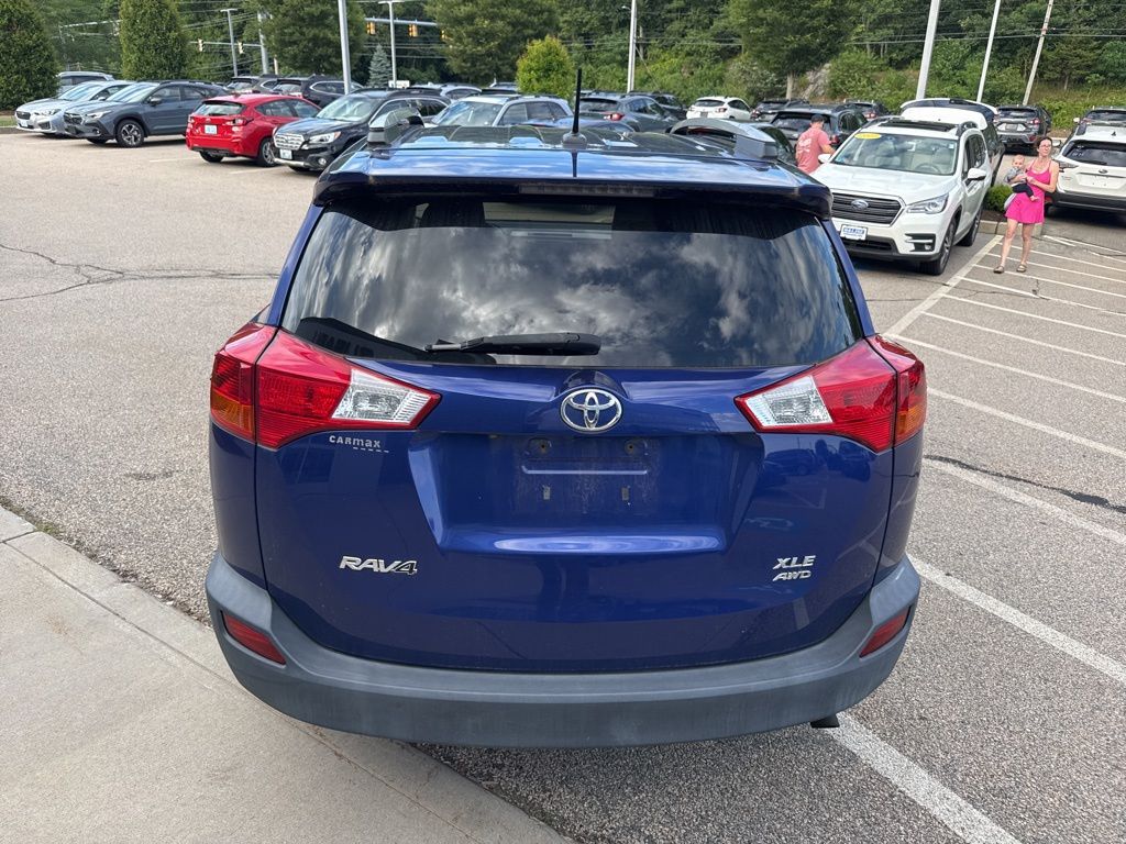 Vehicle image 10 of 24