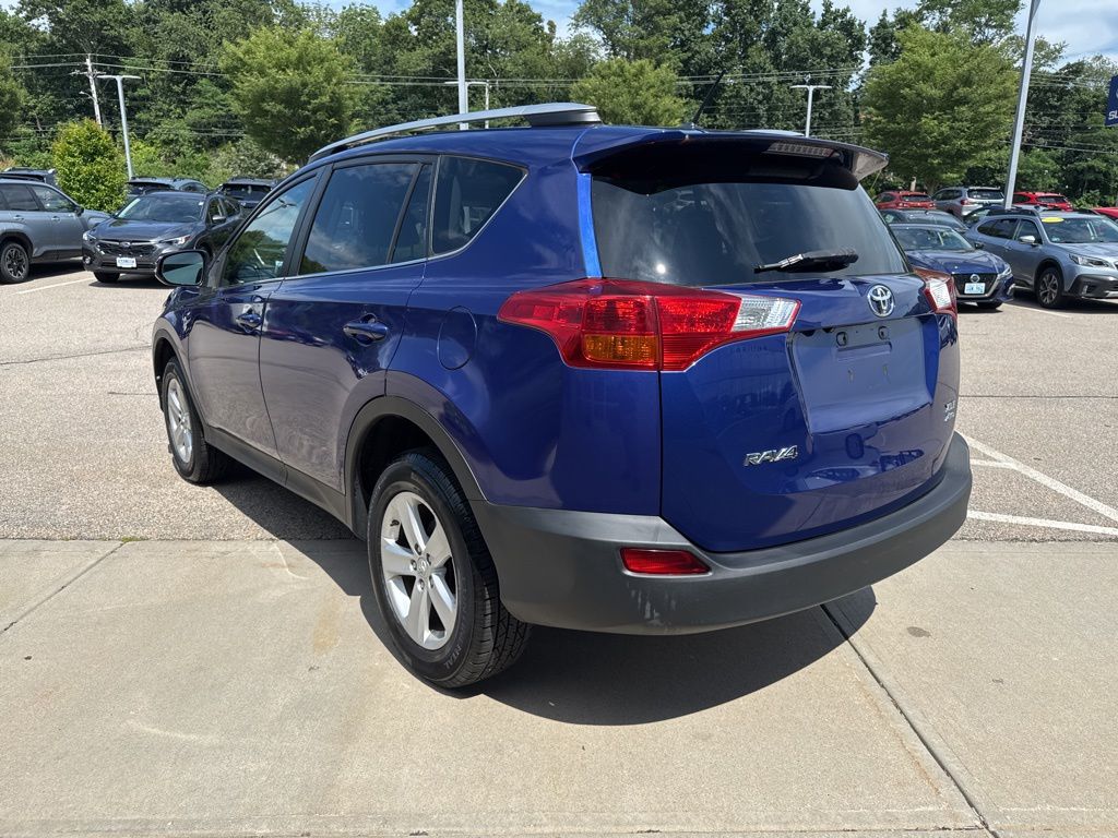 Vehicle image 12 of 24
