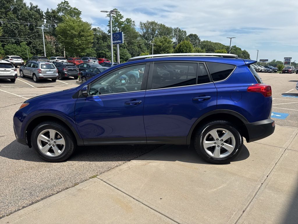 Vehicle image 13 of 24